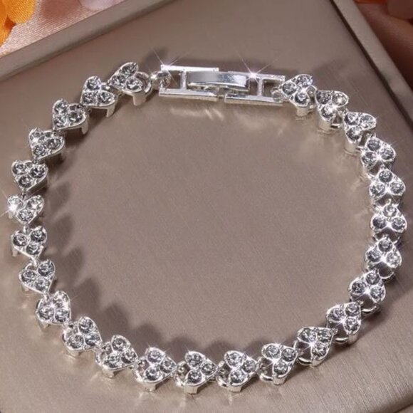 Adjustable Heart Charm Bracelet with Sparkling Rhinestones - Picture 1 of 2